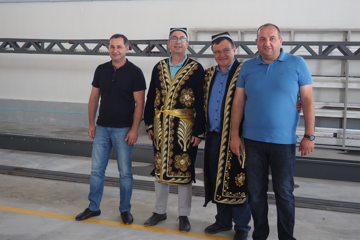 FİRMAMIZIN; ÖZBEK ORTAKLARI İLE BİRLİKTE ÖZBEKİSTAN’da GERÇEKLEŞTİRDİĞİ FABRİKA YATIRIMINI BALIKESİR’den BASİAD ÜYESİ İŞ İNSANLARIMIZ ZİYARETLERİ ile ONURLANDIRDI.